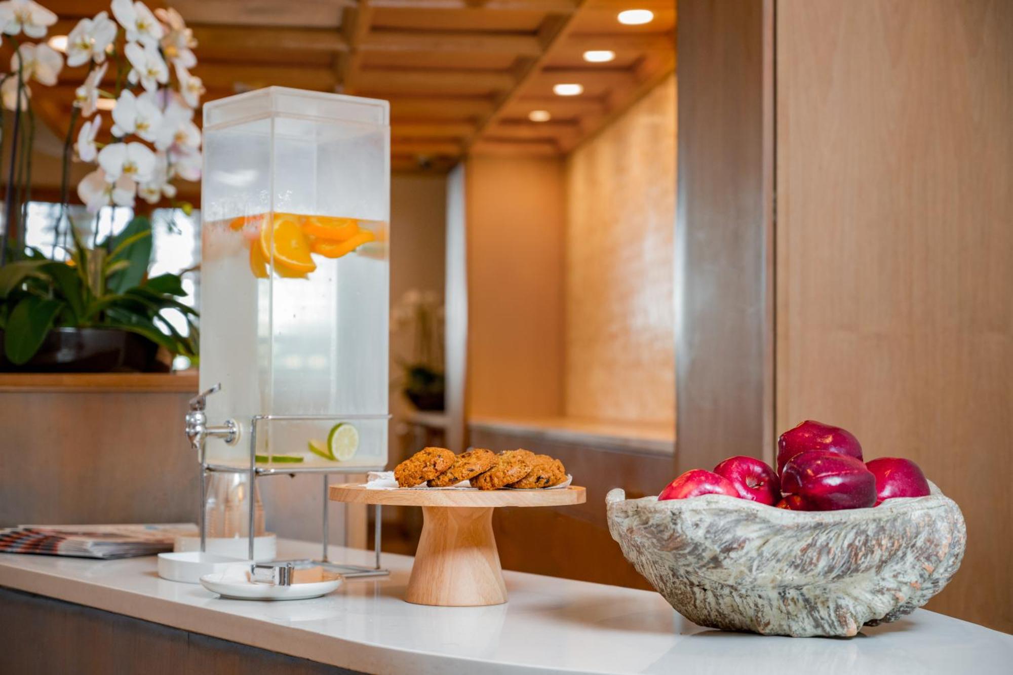 Pacific Terrace Hotel Сан-Диего Экстерьер фото
